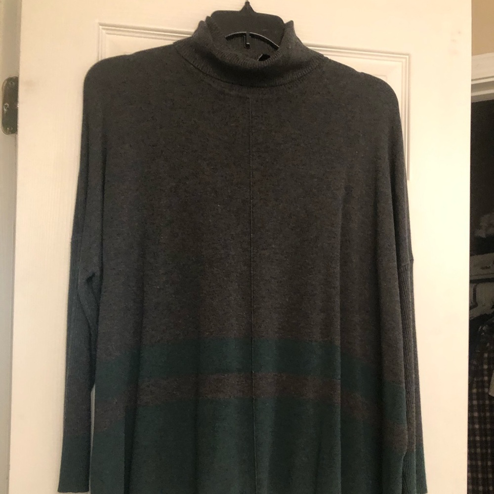 !!!2 for $10!!!Jones New York turtleneck sweater size XL
